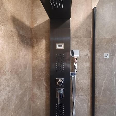 Apartamento Acogedor Junto A Calle Betis, Triana-Los Remedios Севилья Экстерьер фото
