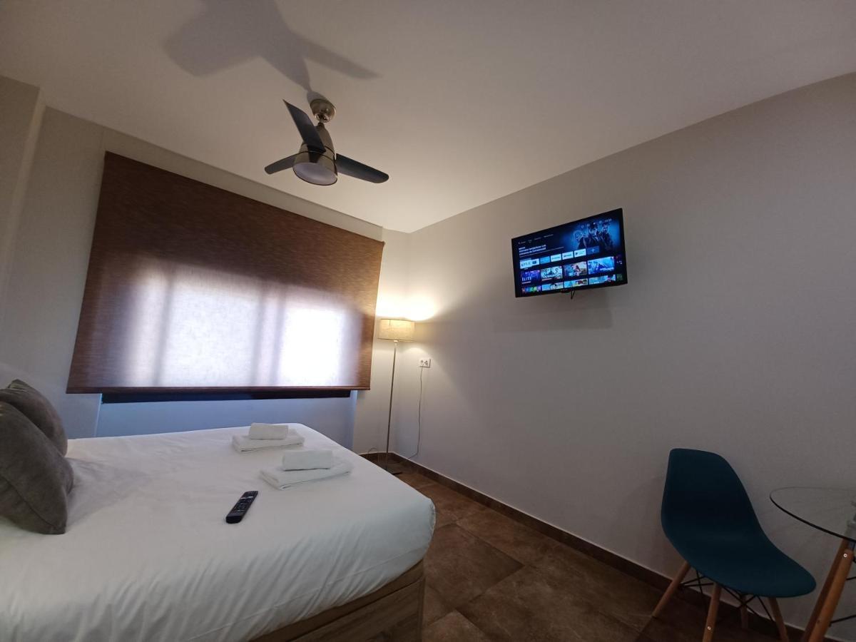 Apartamento Acogedor Junto A Calle Betis, Triana-Los Remedios Севилья Экстерьер фото