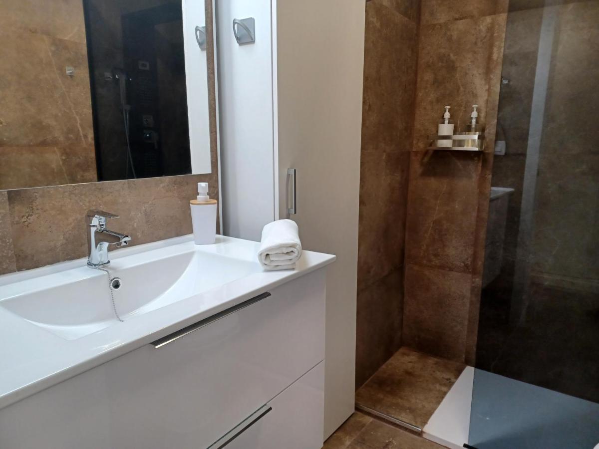 Apartamento Acogedor Junto A Calle Betis, Triana-Los Remedios Севилья Экстерьер фото
