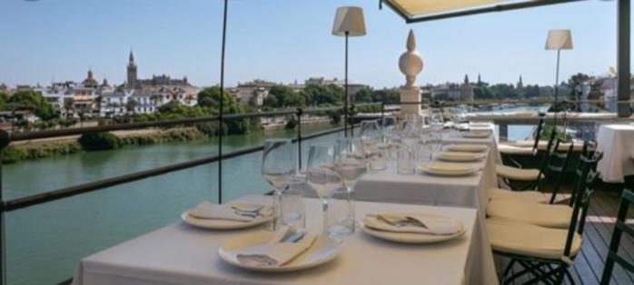 Apartamento Acogedor Junto A Calle Betis, Triana-Los Remedios Севилья Экстерьер фото